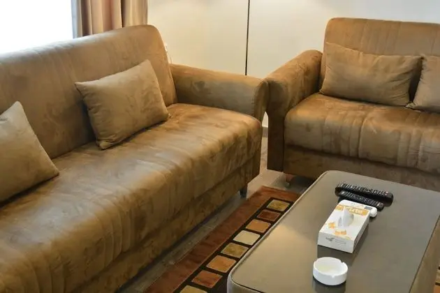 Deluxe Tek Büyük Yataklı Oda (2 Adults + 1 Child)