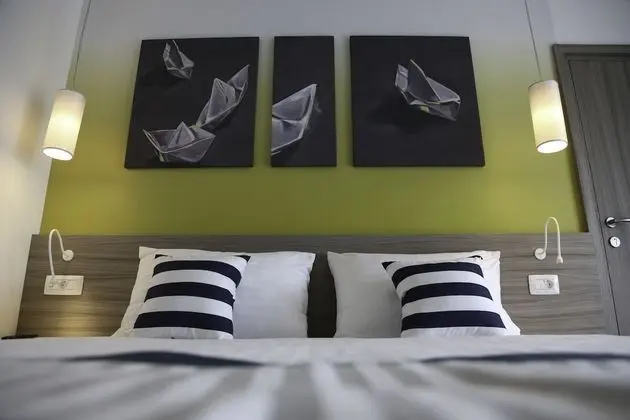 Oda, Balkon, Havuz Manzaralı (Guest)