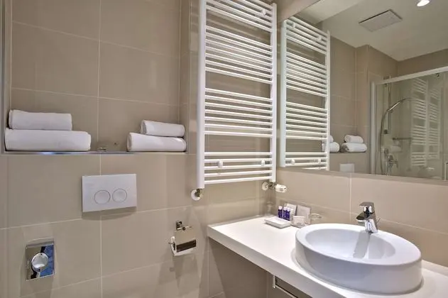 Family Oda, Teras, Denize Bakan