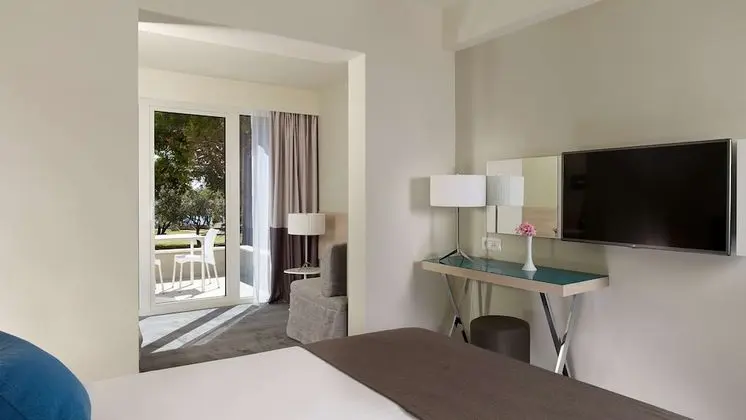 Family Oda, Teras, Denize Bakan