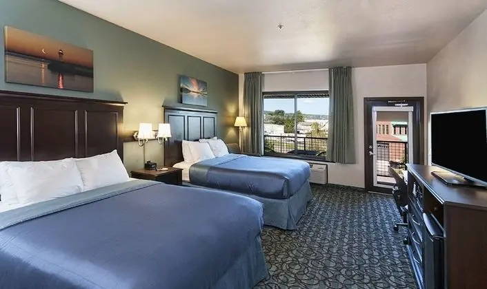 Room, 2 Queen Beds, Land View
