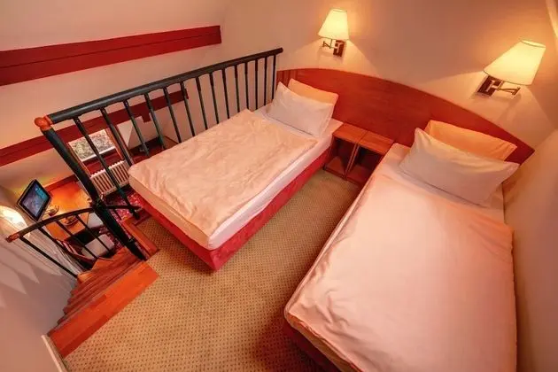 Tek Büyük veya İki Ayrı Yataklı Oda