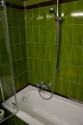 Üç Kişilik Oda