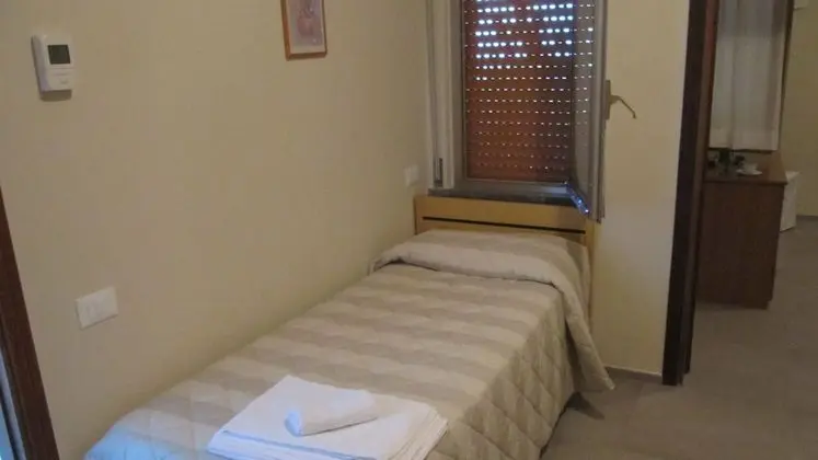 Dört Kişilik Oda, Sigara İçilmez