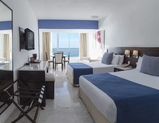 Deluxe Room Ocean View 2 Double Beds