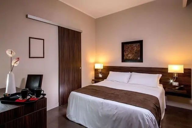 Büyük Yataklı Tek Kişilik Oda