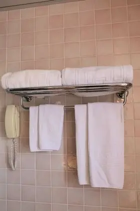 Büyük Yataklı Tek Kişilik Oda