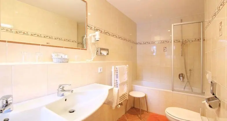Standard Tek Büyük Yataklı Oda, Balkon, Dağ Manzaralı