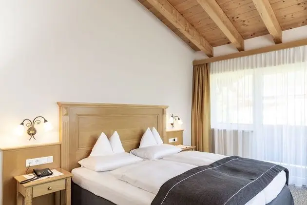 Superior Tek Büyük Yataklı Oda, Balkon, Dağ Manzaralı