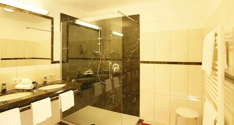 Superior Tek Büyük Yataklı Oda, Balkon, Dağ Manzaralı