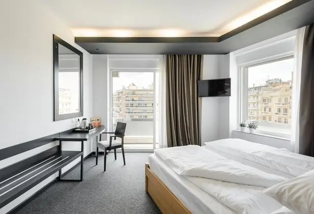 Superior Oda, Şehir Manzaralı