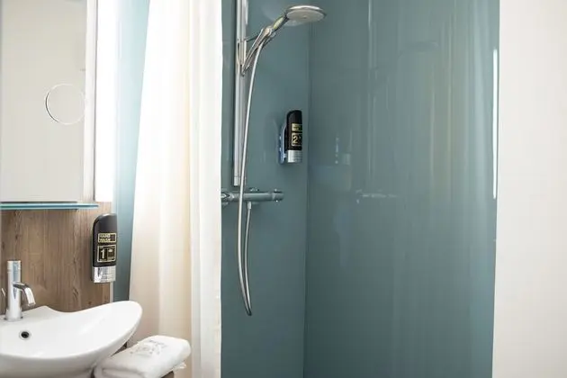 Premium Tek Büyük Yataklı Oda