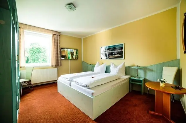 Büyük Yataklı Tek Kişilik Oda