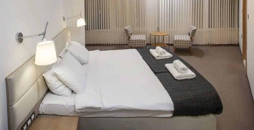 Comfort Apart Daire, Balkon (City and Mountain View)