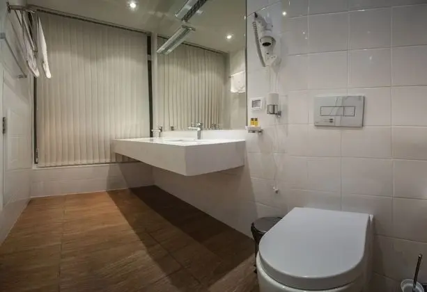 Comfort Apart Daire, Balkon (City and Mountain View)