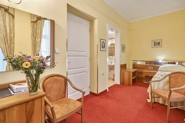 Comfort Tek Büyük veya İki Ayrı Yataklı Oda