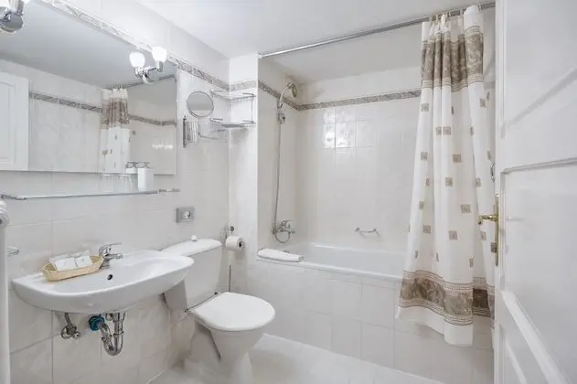 Comfort Tek Büyük Yataklı Oda (Balneo Treatment Package)