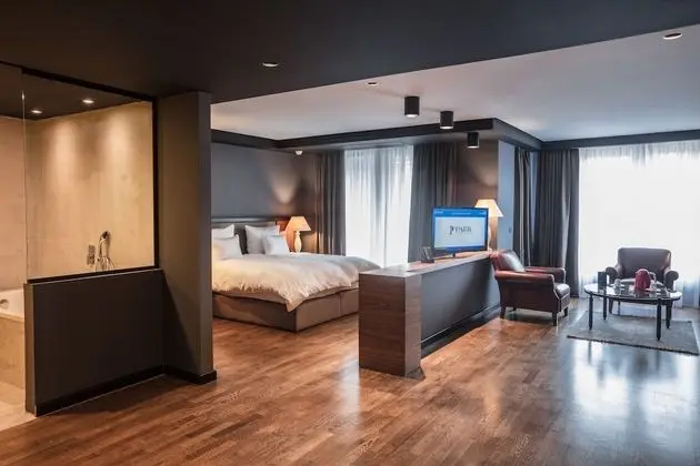 De Lux (Star) Suite with River view