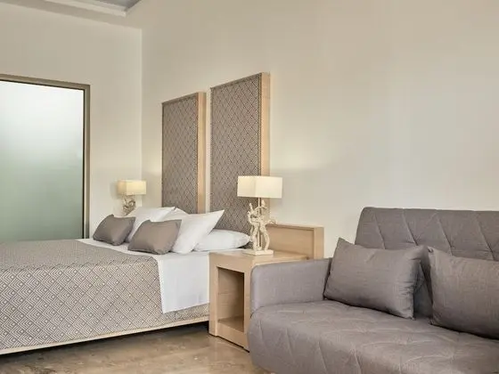 Deluxe Üç Kişilik Oda, Havuz Manzaralı