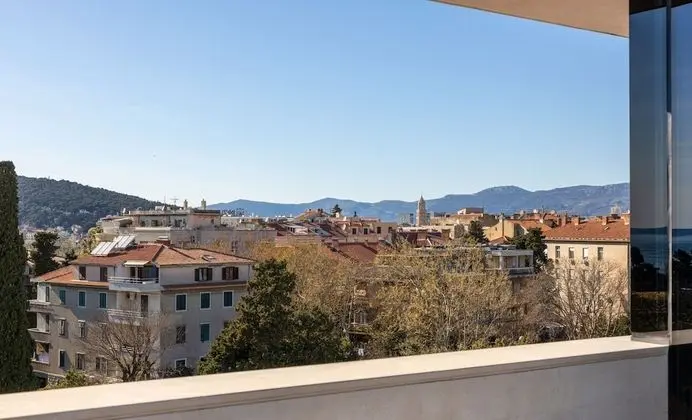 Junior Süit (panoramic view)