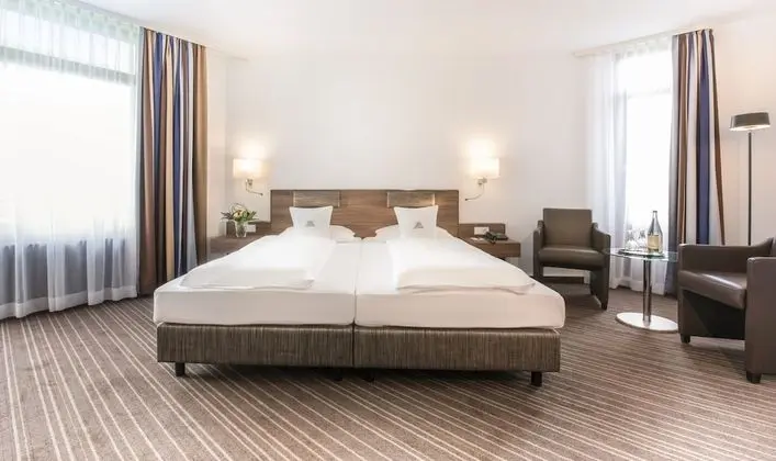 Tek Büyük Yataklı Oda, Göl Manzaralı