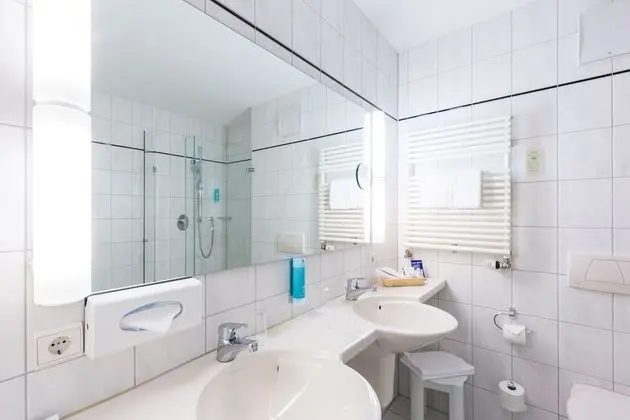 Tek Büyük Yataklı Oda, Park Manzaralı