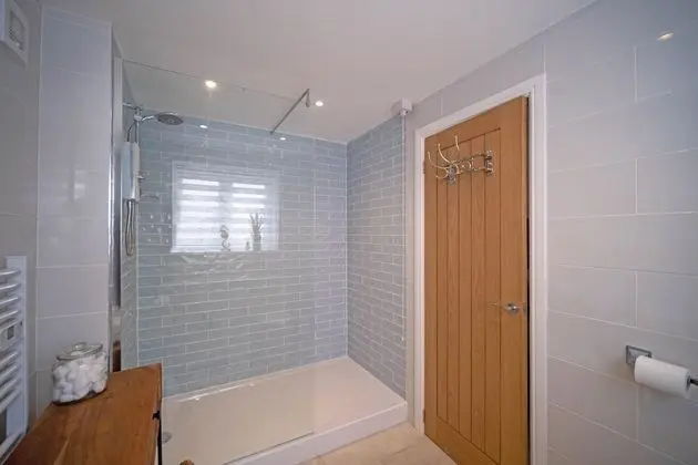 Luxury Kır Evi, Engellilere Uygun, Özel Banyo (Sea Front Cottage Mumbles)