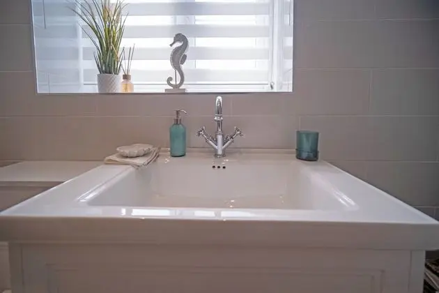Luxury Kır Evi, Engellilere Uygun, Özel Banyo (Sea Front Cottage Mumbles)