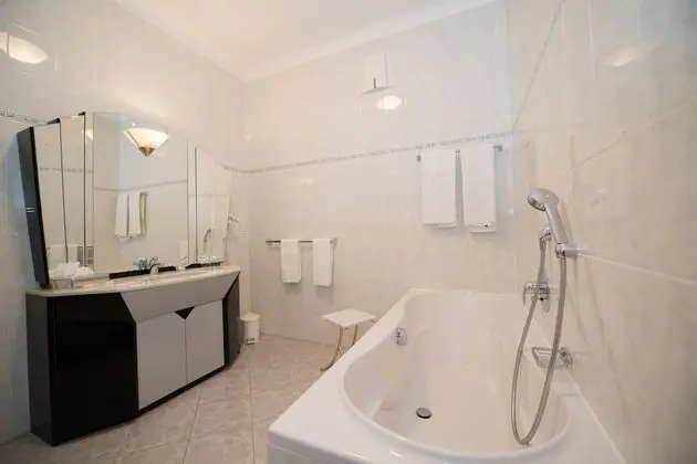 Luxury Süit, Bahçe Manzaralı