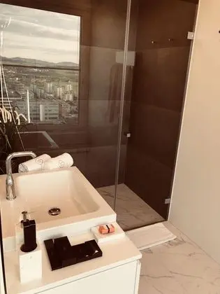 City Apart Daire, 2 Yatak Odası, Göl Manzaralı, Kule