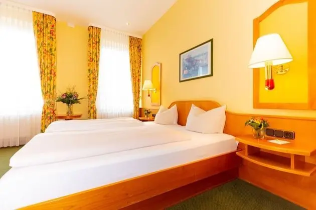 Comfort Tek Büyük Yataklı Oda