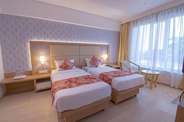Business Tek Büyük veya İki Ayrı Yataklı Oda