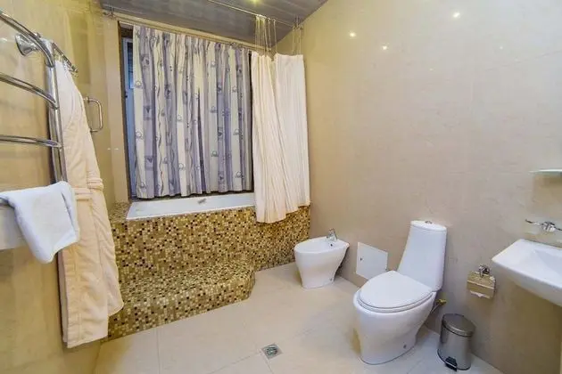 Comfort Tek Büyük veya İki Ayrı Yataklı Oda