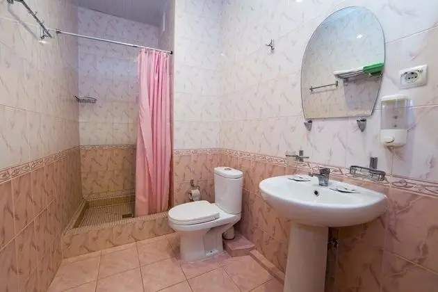 Standard Tek Büyük veya İki Ayrı Yataklı Oda, Avlu Manzaralı