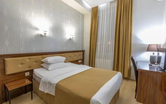 Standard Tek Büyük veya İki Ayrı Yataklı Oda