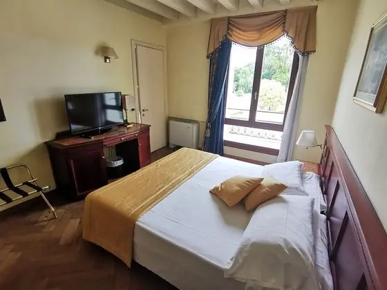 Superior Tek Büyük veya İki Ayrı Yataklı Oda