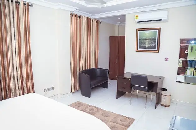 Deluxe Tek Büyük Yataklı Oda