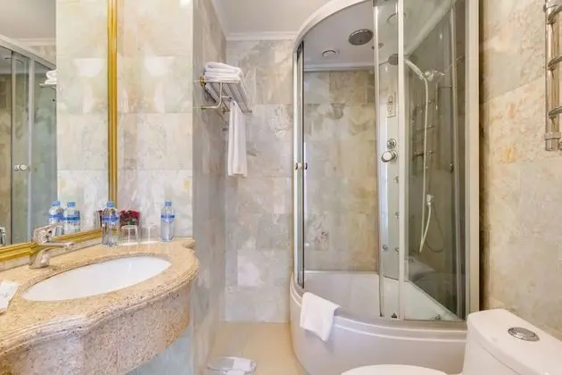 Superior Tek Büyük veya İki Ayrı Yataklı Oda