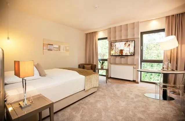 Oda (Business Zimmer mit Queensize-Bett)