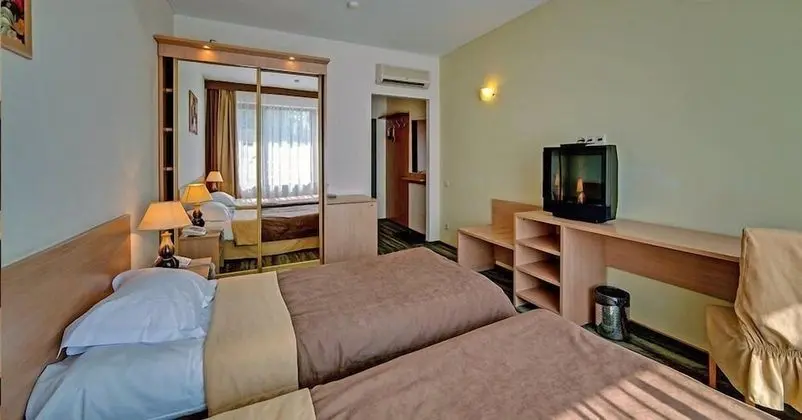 Tek Büyük veya İki Ayrı Yataklı Oda