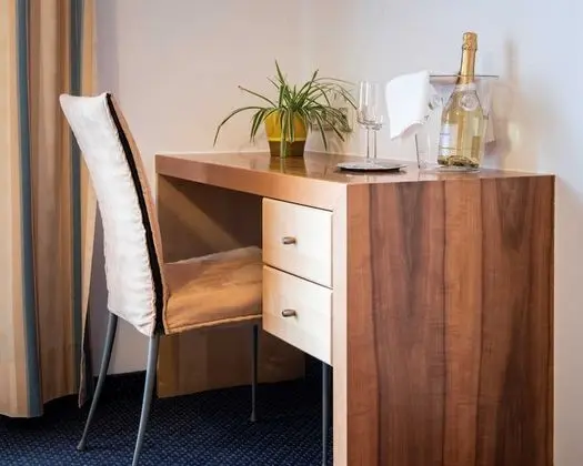 Comfort Tek Büyük Yataklı Oda
