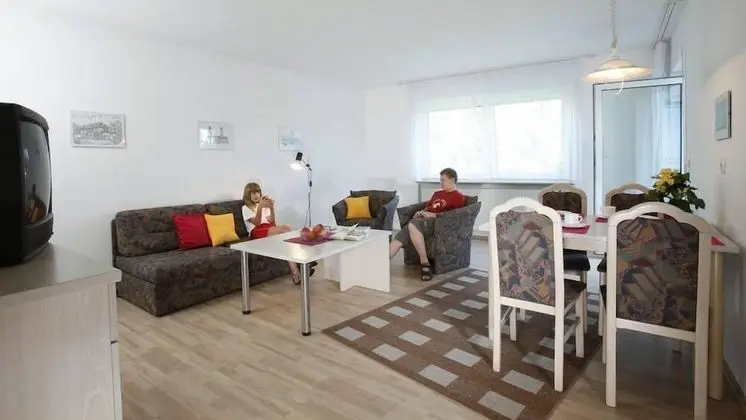 Apart Daire, 1 Yatak Odası, Balkon, Bahçe Manzaralı