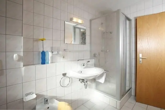 Apart Daire, 2 Yatak Odası, Balkon, Bahçe Manzaralı