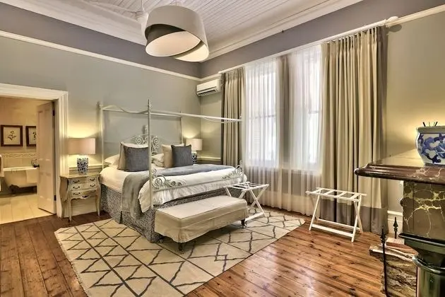 Luxury Tek Büyük Yataklı Oda