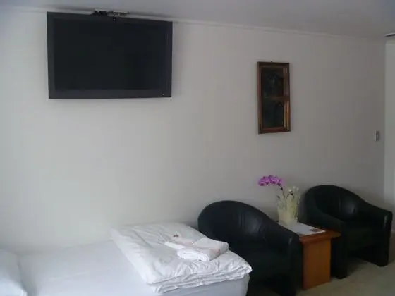 Üç Kişilik Oda