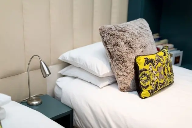 Tek Büyük veya İki Ayrı Yataklı Oda, Özel Banyo