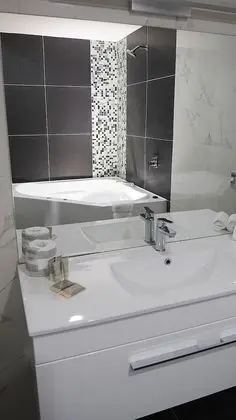 Deluxe Spa