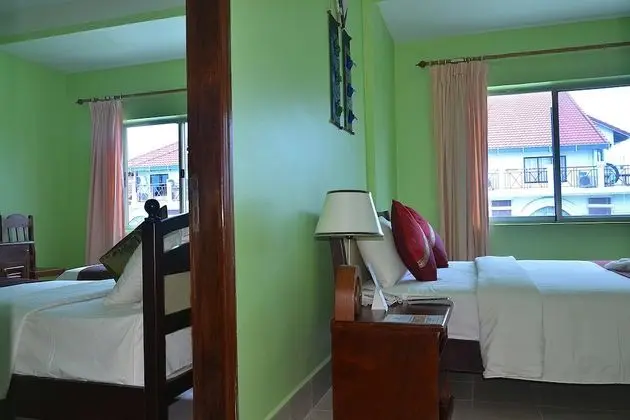 Deluxe Family Connecting Room