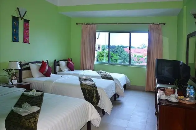 Deluxe Triple Room