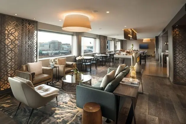 Club Süit, 1 En Büyük (King) Boy Yatak, Business Dinlenme Salonu Kullanımı, Şehir Manzaralı